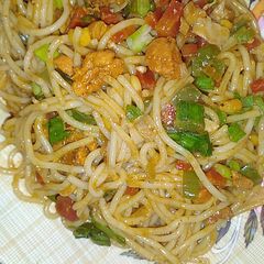 A picture of Spicy chicken spaghetti.