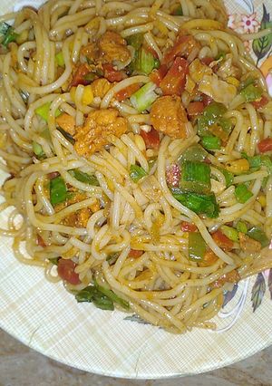 A picture of Spicy chicken spaghetti.