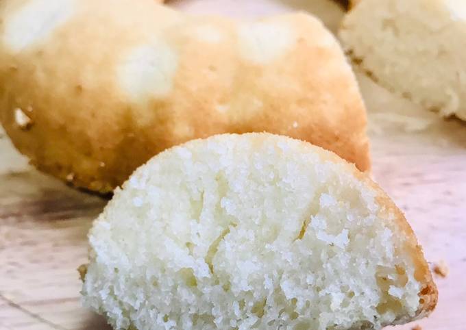 Goan Sanna or Sannas are spongy steamed fermented rice cakes❤️ The rice and  coconut are ground using toddy (fermented coconut water).... | Instagram
