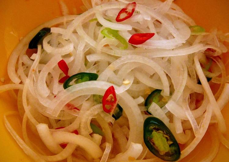 Recipe of Super Quick Homemade Vietnamese Style Onions in Vinegar (Hanh Dam)