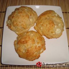 A picture of Mini cheese pies in an instant.