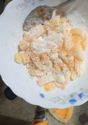 A picture of Creamy fruit chat.