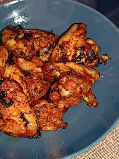 Una foto de Alitas adobadas al horno