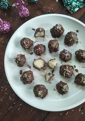A picture of Roasted Almond And Rose Bounty Rocks.