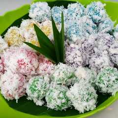 A picture of Kelepon Ketan Rainbow.
