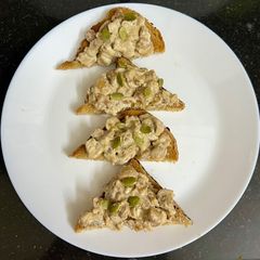A picture of Creamy Walnut Mushroom 🍄‍🟫 Toast.