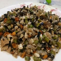 A picture of Mixed Vege with Tofu and Peanuts.