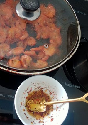 Hình của món Tôm chiên sốt chua ngọt.