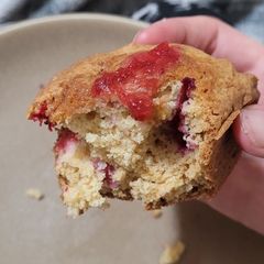 A picture of Cranberry bread.