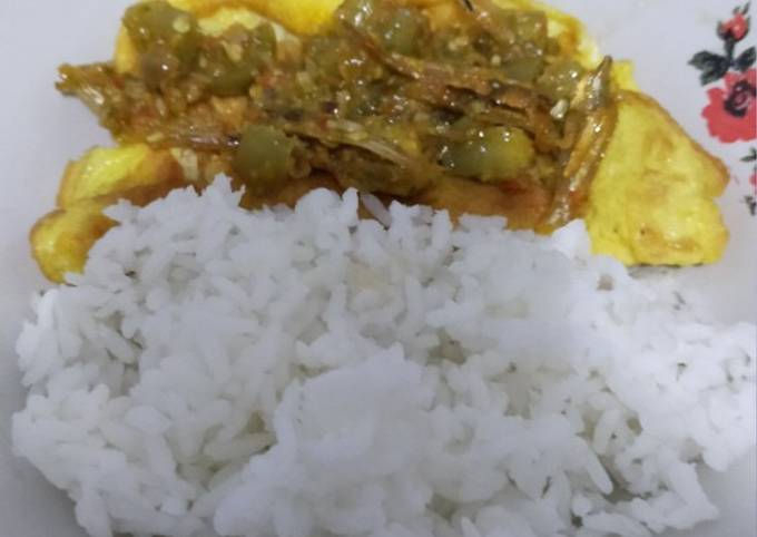 Sambal teri tomat hijau