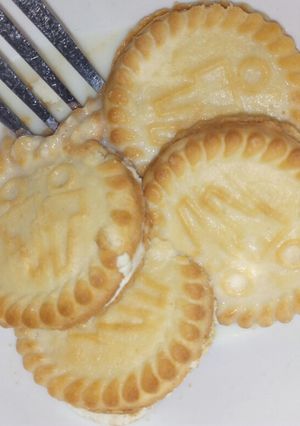 Una foto de Mini Pastel de vainilla con dos ingredientes🍰 sin horno y en 5