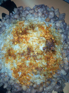 A picture of Wake da shinkafa with mai da yaji da maggi.