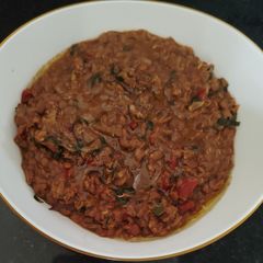 A picture of Kollu parupu (Horse gram).