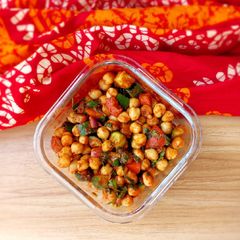 A picture of Middle East Spicy Chickpeas Salad.