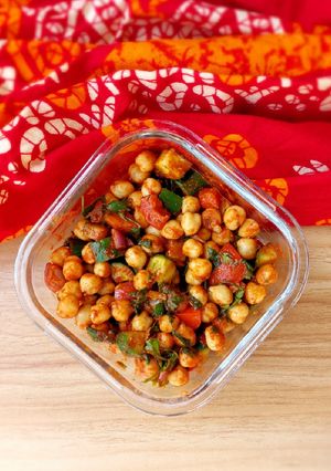 A picture of Middle East Spicy Chickpeas Salad.