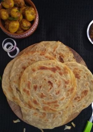 A picture of Laccha Paratha.