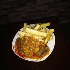 A picture of Fried yam and stewed egg.