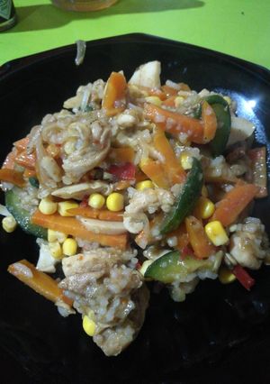 Una foto de Vegetales salteados con pollo
