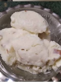 दूध और ड्राई फ्रूट्स आइसक्रीम (dudh aur dry fruits ice cream recipe in Hindi) रेसिपी मुख्य फोटो