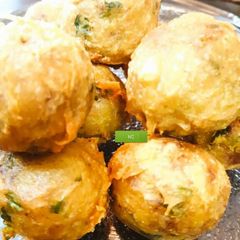 A picture of Potato Balls.