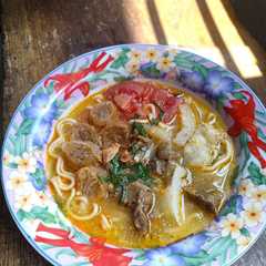 A picture of Soto mie.