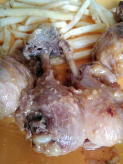 Una foto de Pollo en salsa al ajillo