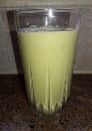 A picture of Avocado Banana Smoothie #4WeeksChallenge.