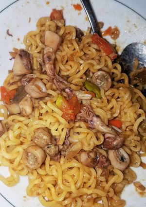 Foto resep Indomie Sambal geprek cumi nyinyir