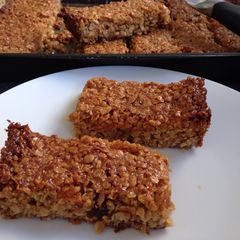 A picture of Crunchy Peanut Butter Flapjacks.