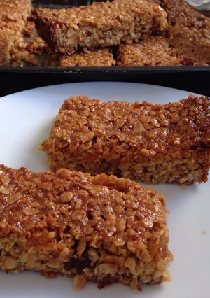 A picture of Crunchy Peanut Butter Flapjacks.