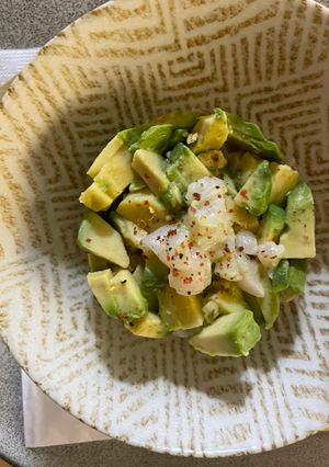 Une photo de Tartare st jacques et avocat