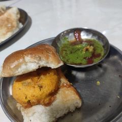 A picture of Mumbai special Vada pav.