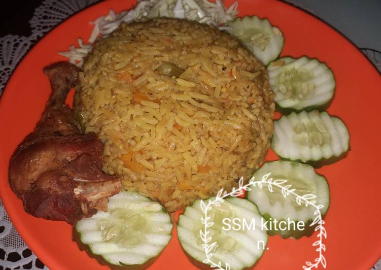 Fried rice with fried chicken