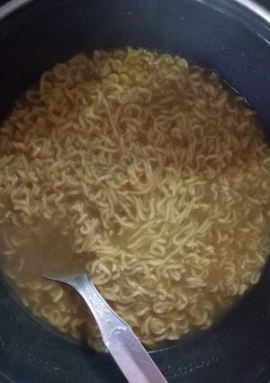 A picture of Masala soupy Maggi.
