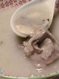 廣東粥品 - 眉豆花生豬骨粥 的食譜成品照片