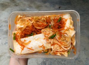 Hình của món Kim chi phiên bản "mì ăn liền".