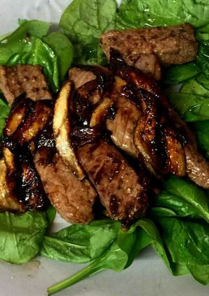 A picture of My Sautèed Beef in wholegrain mustard & Caralmerized Onions😀.