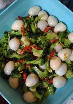 Foto resep Tumis brokoli dan telur puyuh