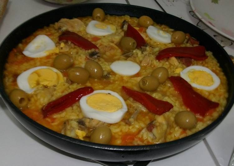 Paella de pollo