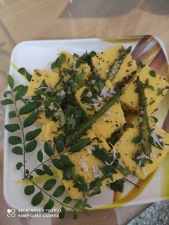 सूजी ढोकला(Suji dhokla recipe ih Hindi) रेसिपी मुख्य फोटो