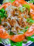 Salad cá ngừ ngâm dầu