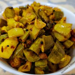 A picture of Pointed gourd potato fry.