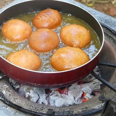 A picture of Polish donuts! (Pączki).