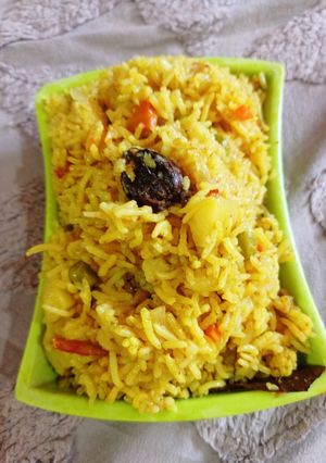 मसाला भात (masala bhaat recipe in marathi) रेसिपी चे मुख्य फोटो 