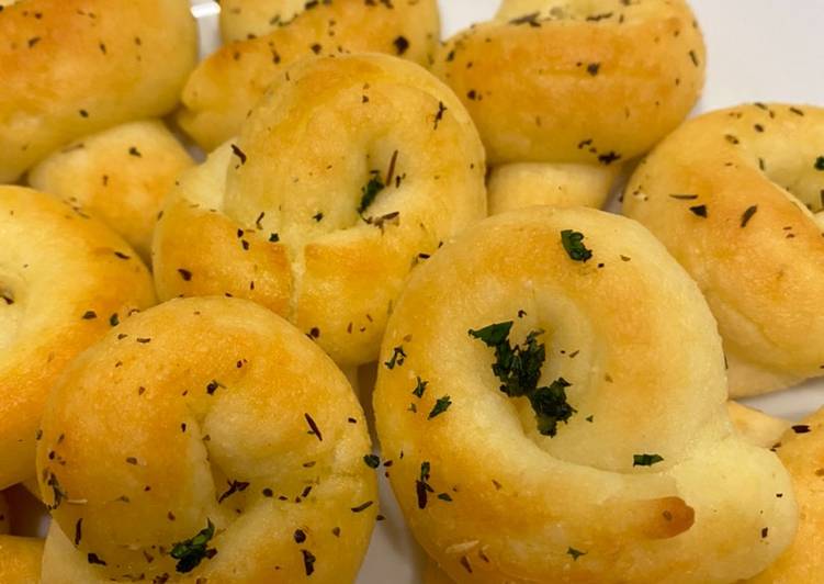Garlic Bread knots 69 kalori