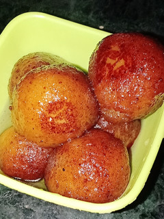 गुलाब जामुन (Gulab jamun recipe in Hindi) रेसिपी मुख्य फोटो