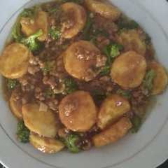 Tofu brokoli tumis daging cincang রেসিপির প্রধান ছবি