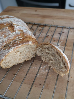Una foto de Pan de espelta con semillas