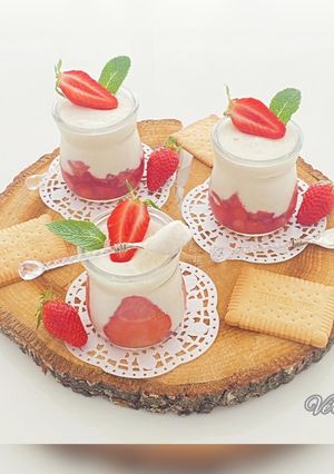 Une photo de Mousse de yaourt aux fraises