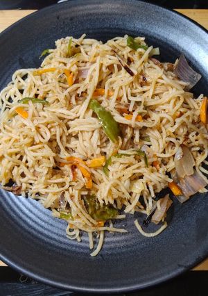 A picture of Veg Hakka Noodles.